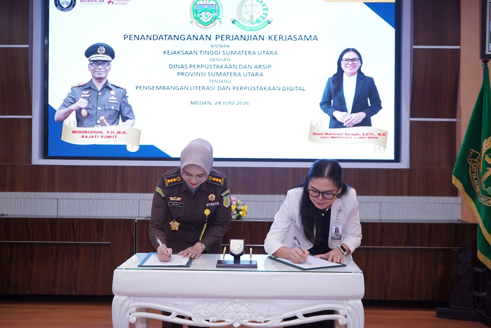 Penandatanganan Perjanjian kerjasama Kejaksaan Tinggi Sumatera Utara dengan Dinas Perpustakaan Dan Arsip Daerah Provinsi Sumatera Utara dalam pengembangan Digitalisasi Literasi dan Perpustakaan