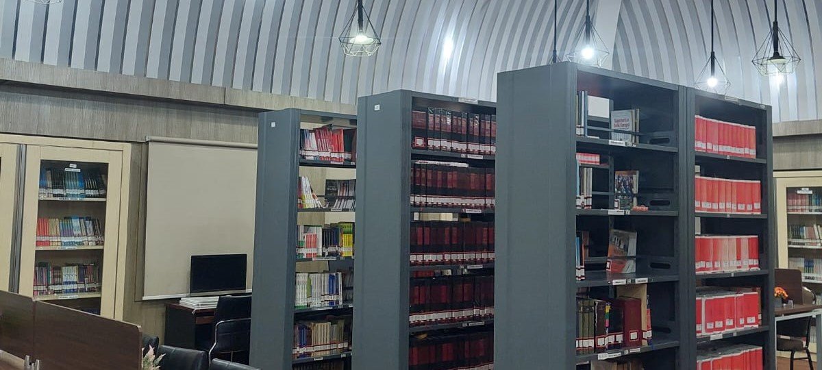 Koleksi Buku & Bahan Pustaka